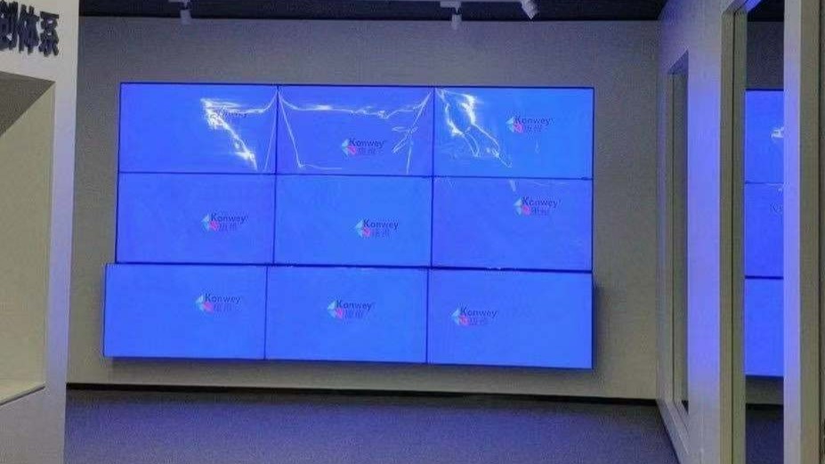 青海省西寧市聯(lián)通大廈55寸1.7mm液晶拼接屏案例！