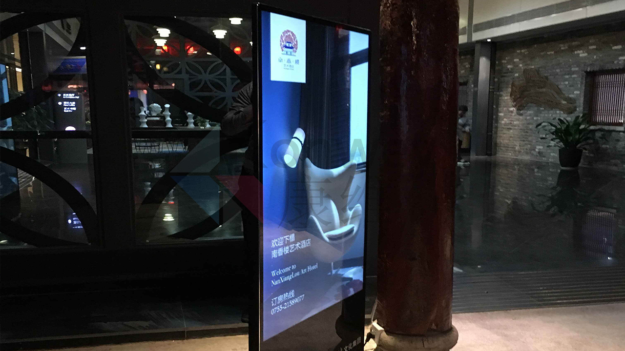 立式廣告機在成都市娛樂場所的使用率及好處