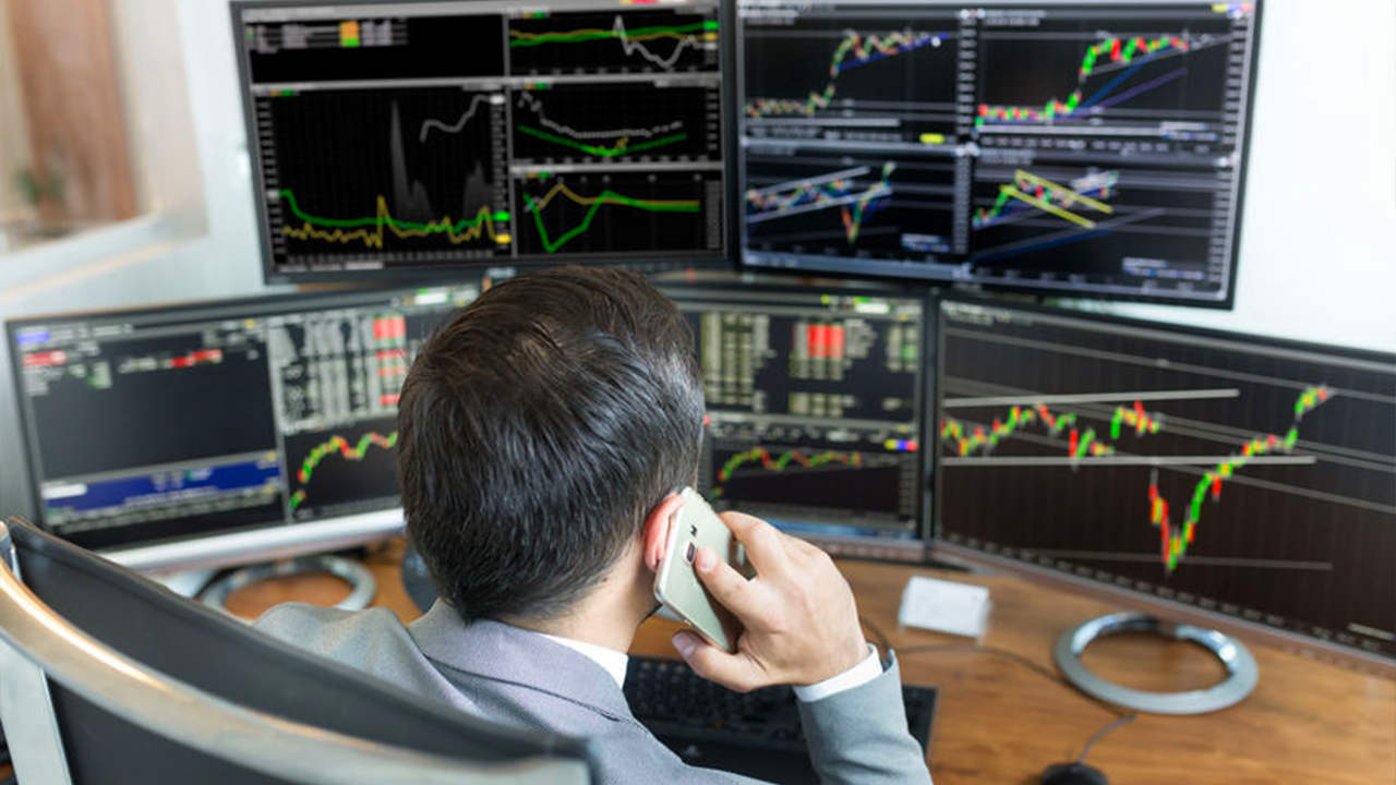 擺脫電源束縛！康維偉業(yè)移動儲能屏賦能金融從業(yè)者高效決策